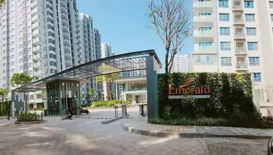 Ho 2 Phong Ngu Emerald Celadon Tan Phu Apartment